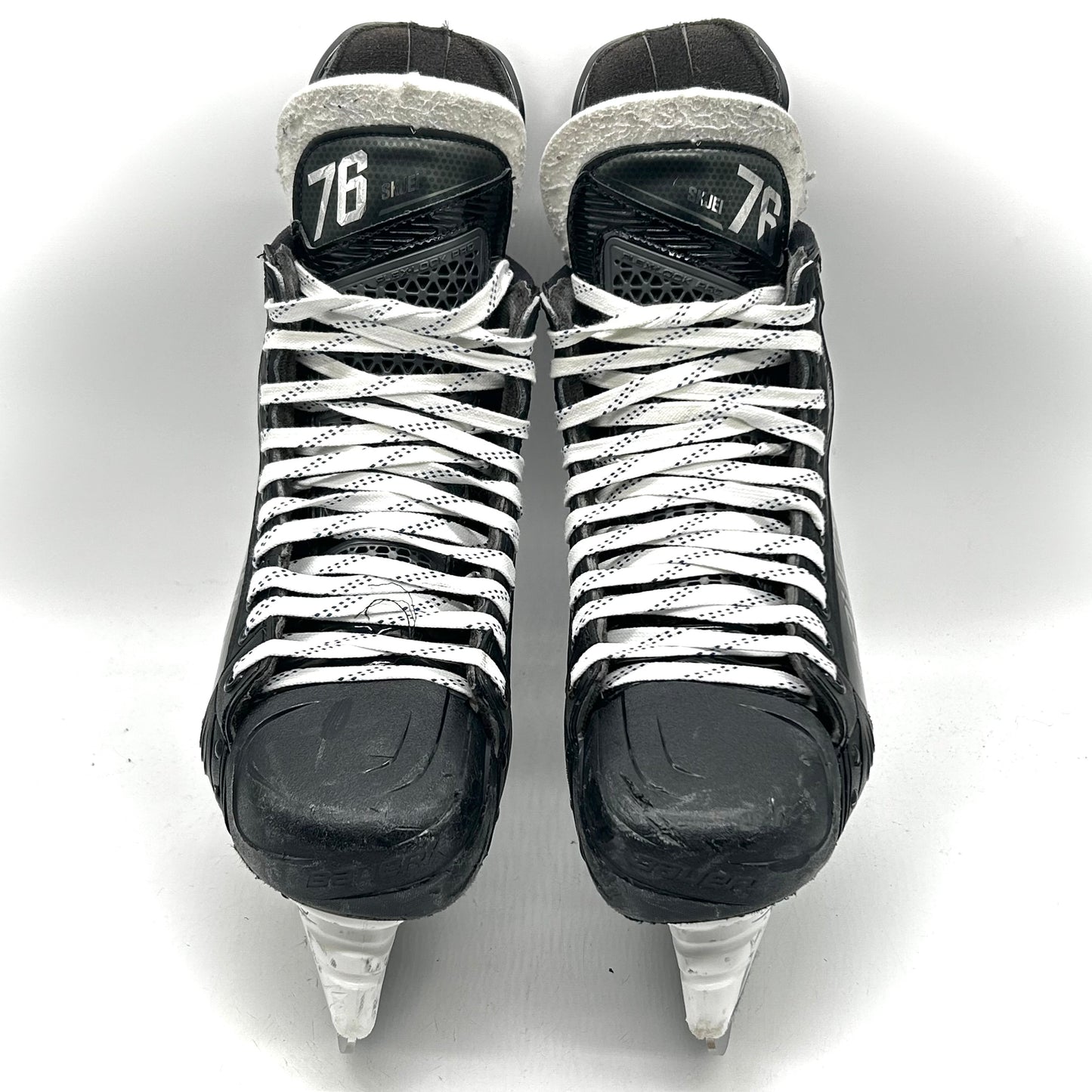 Bauer Vapor Hyperlite 2 - Used NHL Pro Stock Skates - Brady Skjei - Size L: 9/R: 9.5